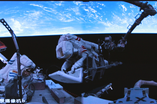 (EyesOnSci)CHINA-SHENZHOU-20-CREW-SECOND EXTRAVEHICULAR ACTIVITIES-COMPLETION (CN)