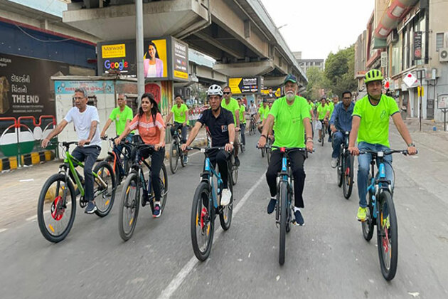 Mansukh Mandaviya leads 4000-plus cyclists in Rajkot for 'Fit India Sundays on Cycle'