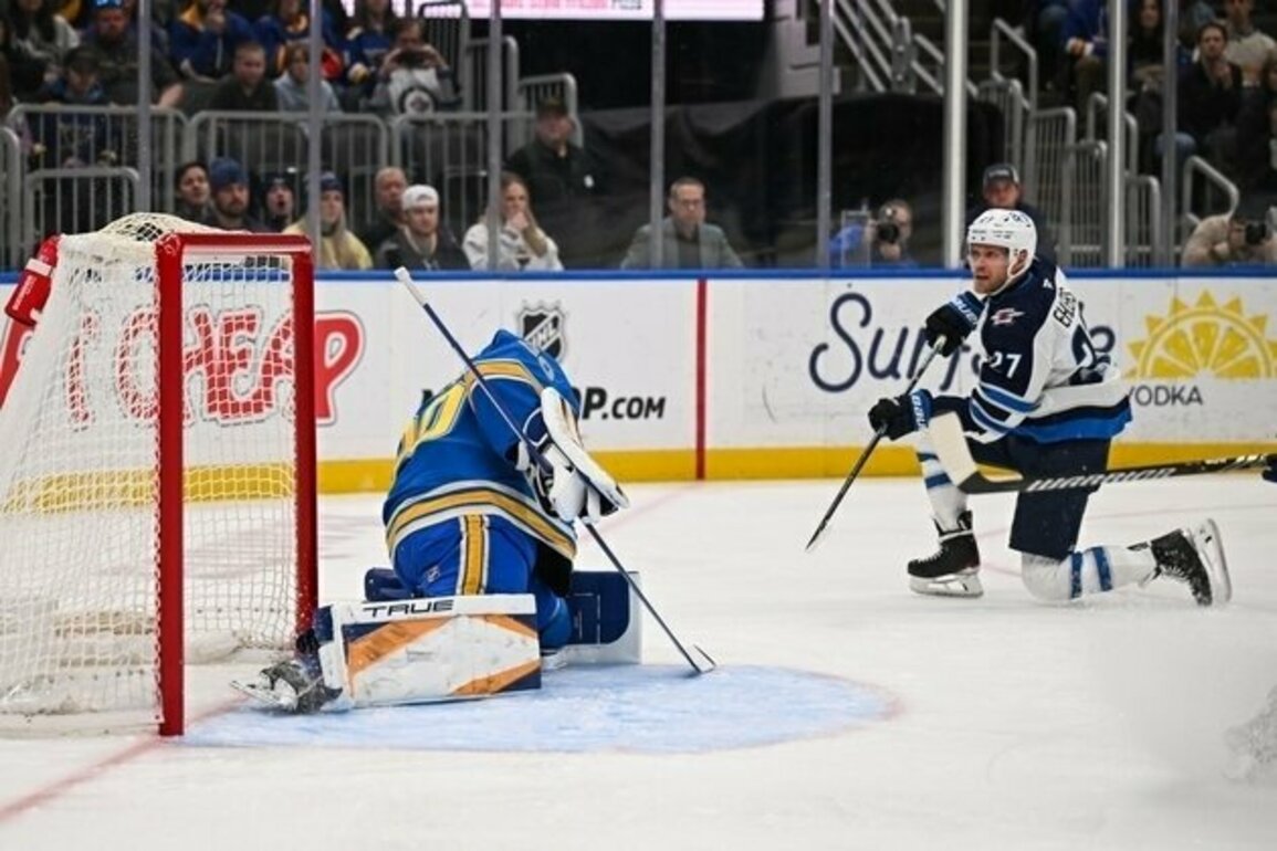 Soaring Jets host sinking Sharks, go for 10th consecutive win