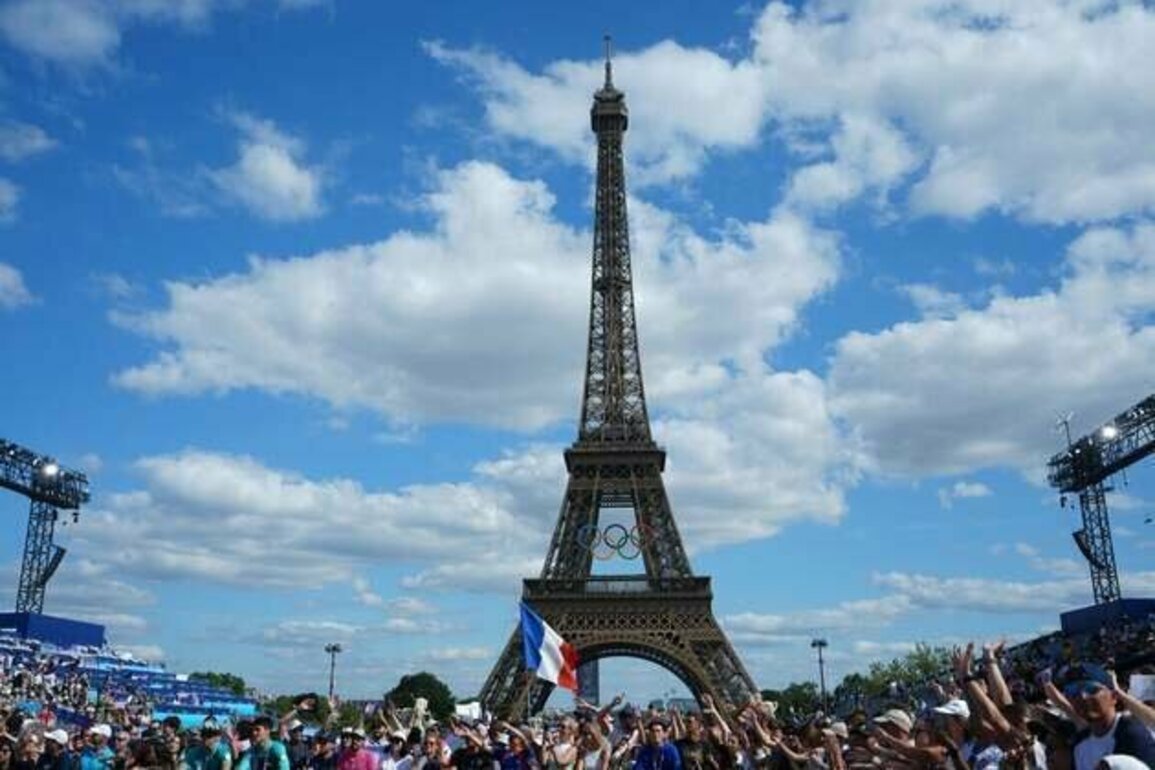 Team president says Saints to play first NFL game in Paris