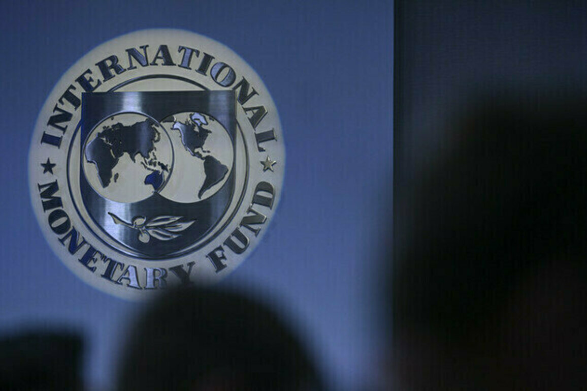 IMF warns of major gap in Ukraines finances  Bloomberg