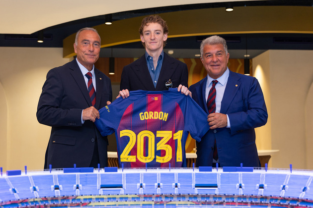 "Dream come true": Anthony Gordon secures 5-year deal with Barcelona
