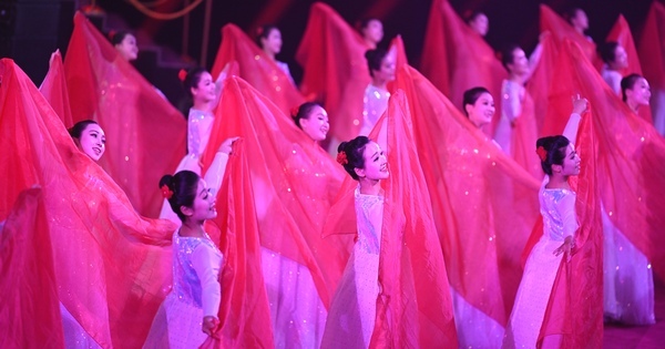 DPRK-PYONGYANG-CHINA-XI JINPING-ARTISTIC PERFORMANCE