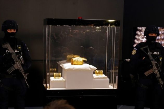 Golden helmet stolen from Dutch museum returned to Romania