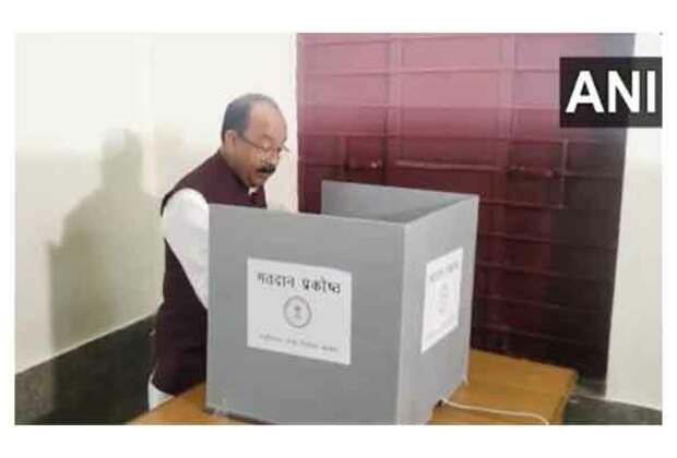 Chhattisgarh Deputy CM Arun Sao casts vote in Bilaspur for urban body elections