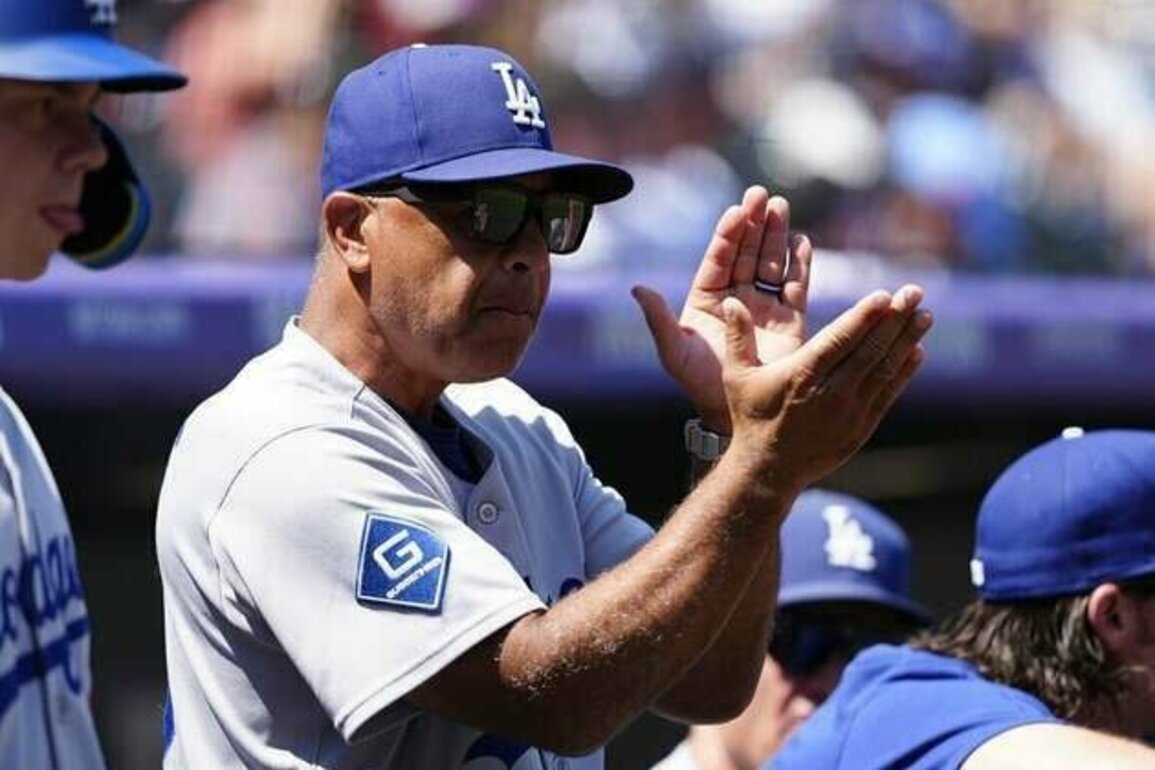 Hard-hitting Dodgers grab four-game split with Rockies