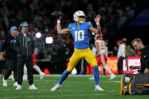 Harbaugh-Carroll rivalry renewed as Chargers meet Raiders