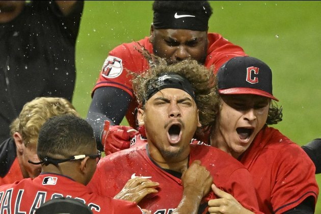 MLB roundup: Guardians score 4 in 10th to edge Twins