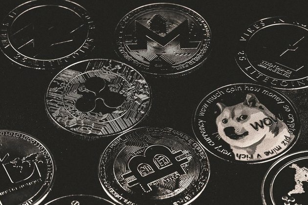 Cryptocurrencies crashing in major hub amid looming ban