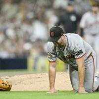 Giants RHP Landen Roupp knocked out of game by line drive