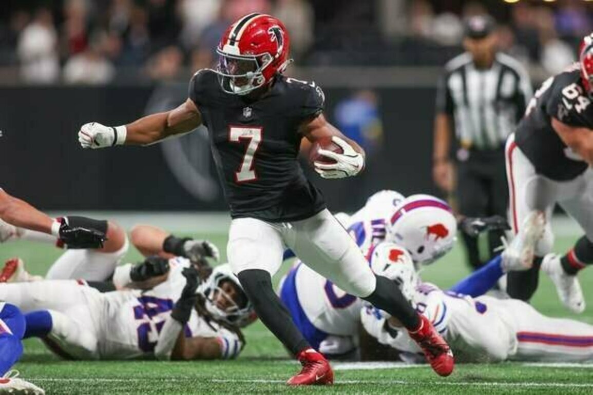 Bijan Robinson erupts for career night as Falcons beat Bills