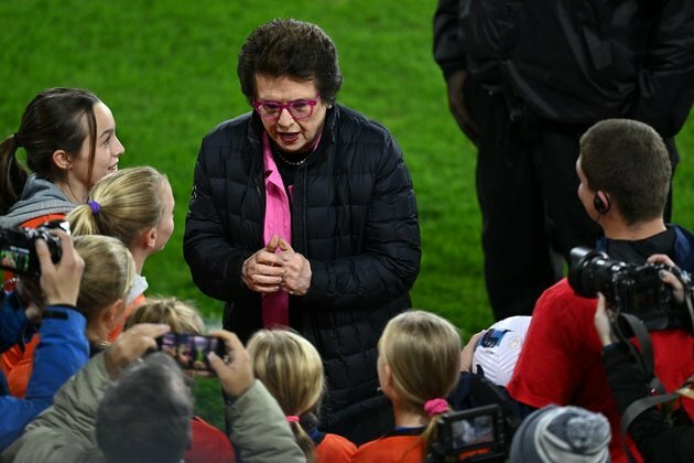 Billie Jean King urges Wimbledon to end player bans