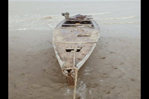 Gujarat: BSF arrests two Pak fishermen, seizes their boat