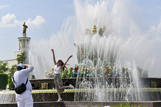 RUSSIA-MOSCOW-HIGH TEMPERATURE