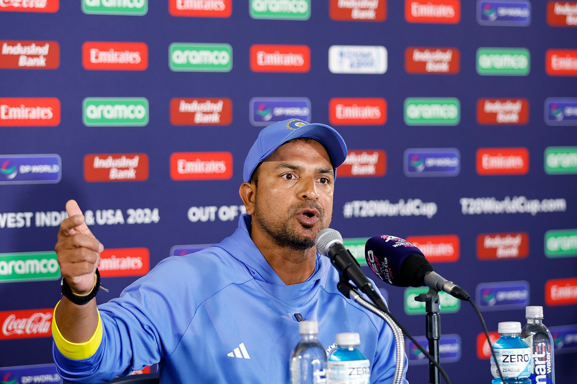 "There is a tendency to lose sight of the ball for a split second": T Dilip on Dubai stadium catches