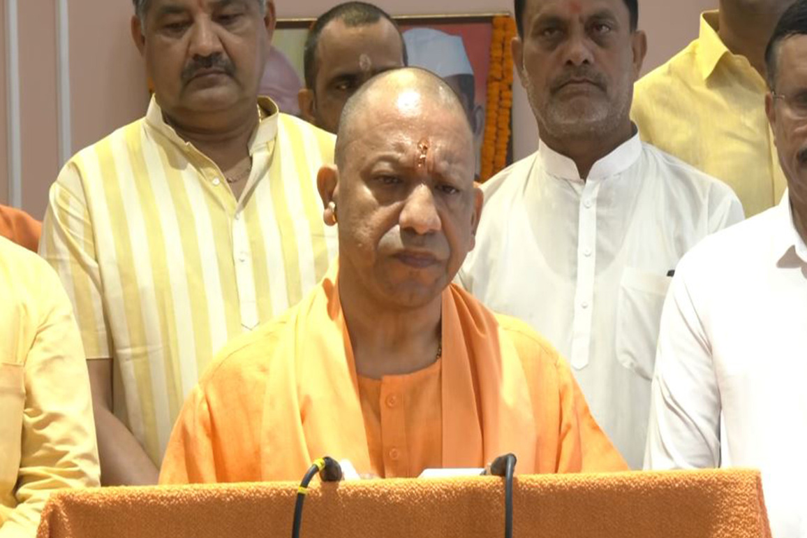 Uttar Pradesh CM pays tribute to Lal Bahadur Shastri on his 121st birth anniversary