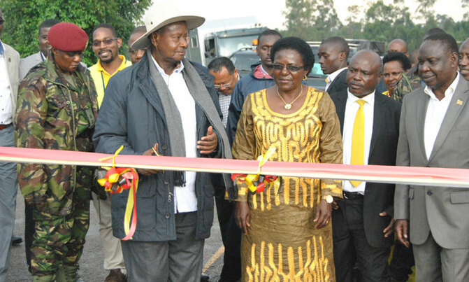 Museveni commissions sh120b Fort Portal-Kamwenge road Museveni commissions sh120b Fort Portal-Kamwenge road