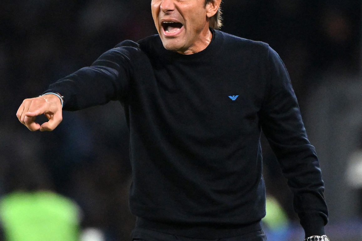 (SP)ITALY-NAPLES-FOOTBALL-UEFA CHAMPIONS LEAGUE-NAPOLI VS FRANKFURT