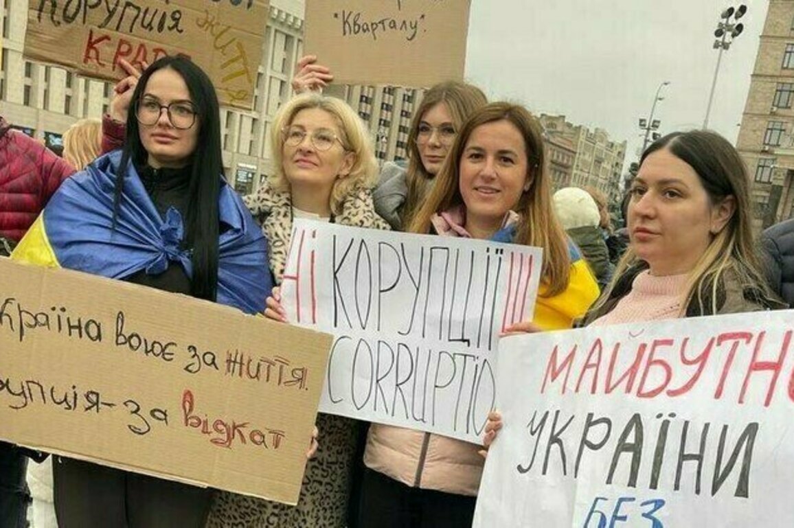 Anti-Zelensky protest held in Kiev 