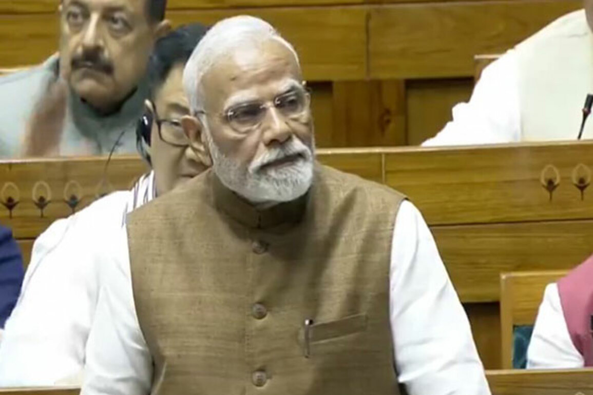 "Op Sindoor going on; Pakistan ne 'dussahas ki kalpana ki toh, usse karara javab diya jayega": PM Modi's stern warning in LS