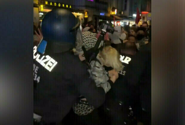 German police brutalize female activists at Womens Day rally 