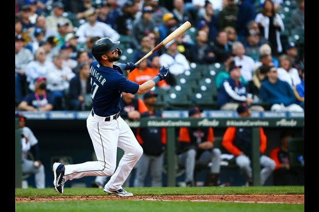 Mariners C Luis Torrens earns win on mound in DH opener