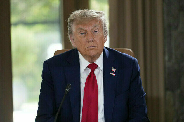 Trump warns everyone to flee Tehran