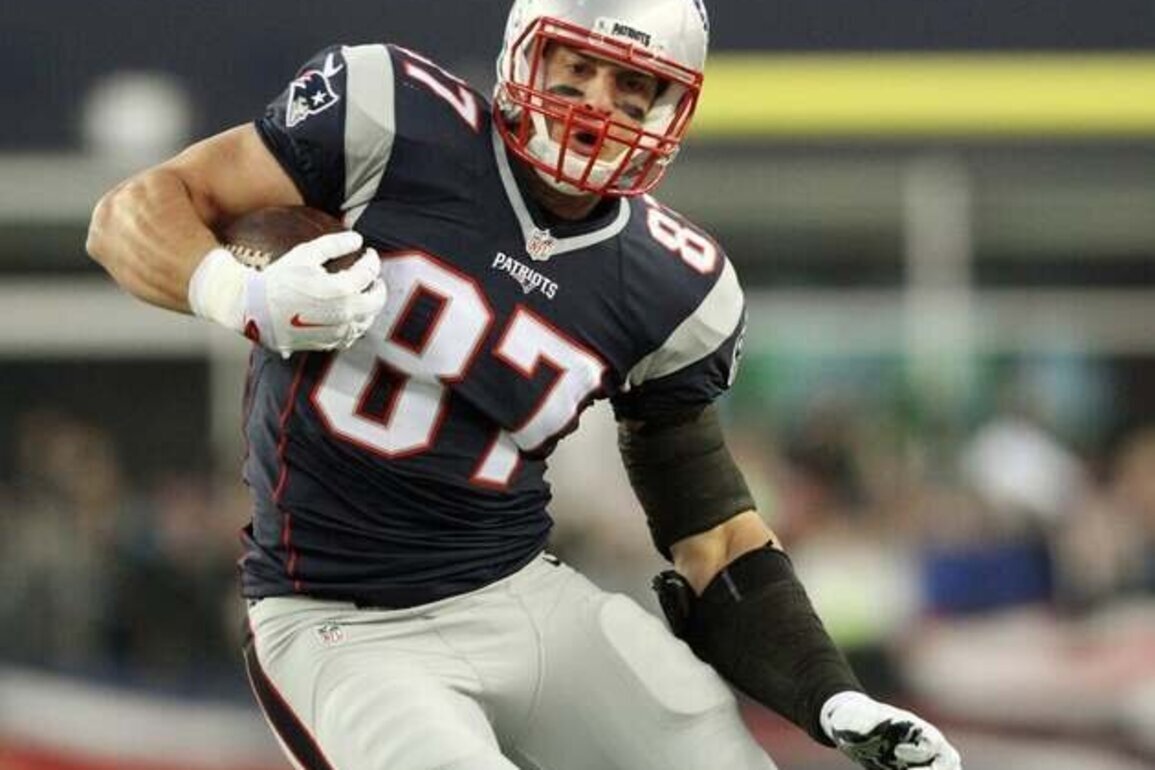 Fans vote TE Rob Gronkowski into Patriots' Hall of Fame