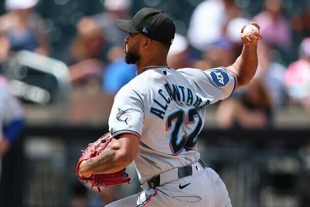 Marlins stay rolling with shutout of Mets