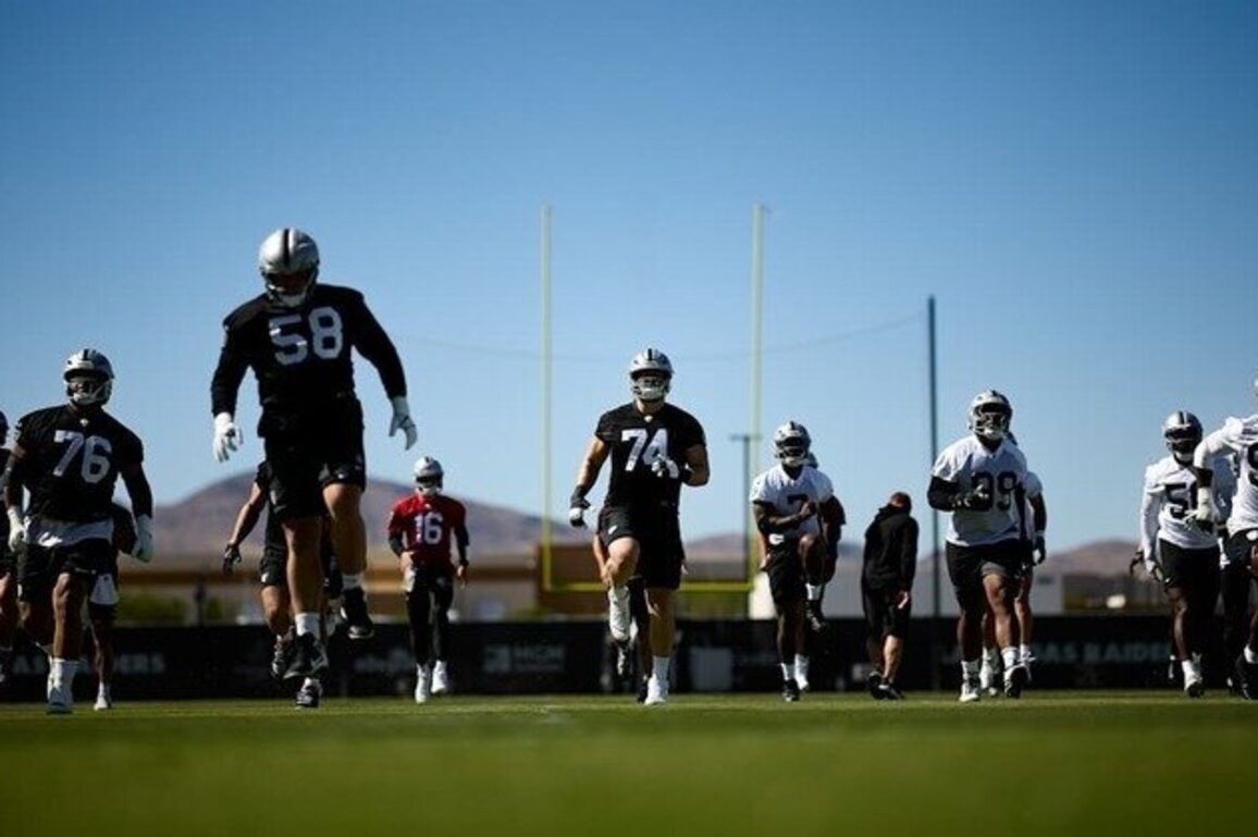Raiders move into Phase III of offseason training program, begin OTAs