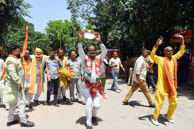 'BJP Reform Express' creates Bengal history NDA dominant in 21 states; INDIA bloc reduced to 6 with Keralam win