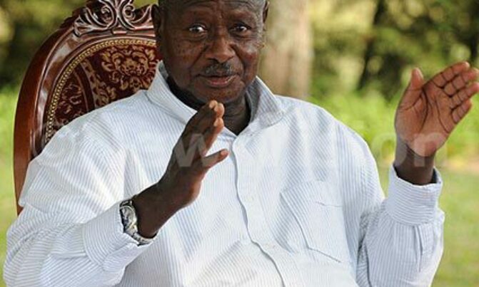 Museveni receives former Rukungiri FDC supporters Museveni receives former Rukungiri FDC supporters