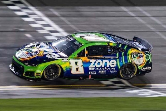 Kyle Busch wins pole for Daytona 500 in 21st attempt