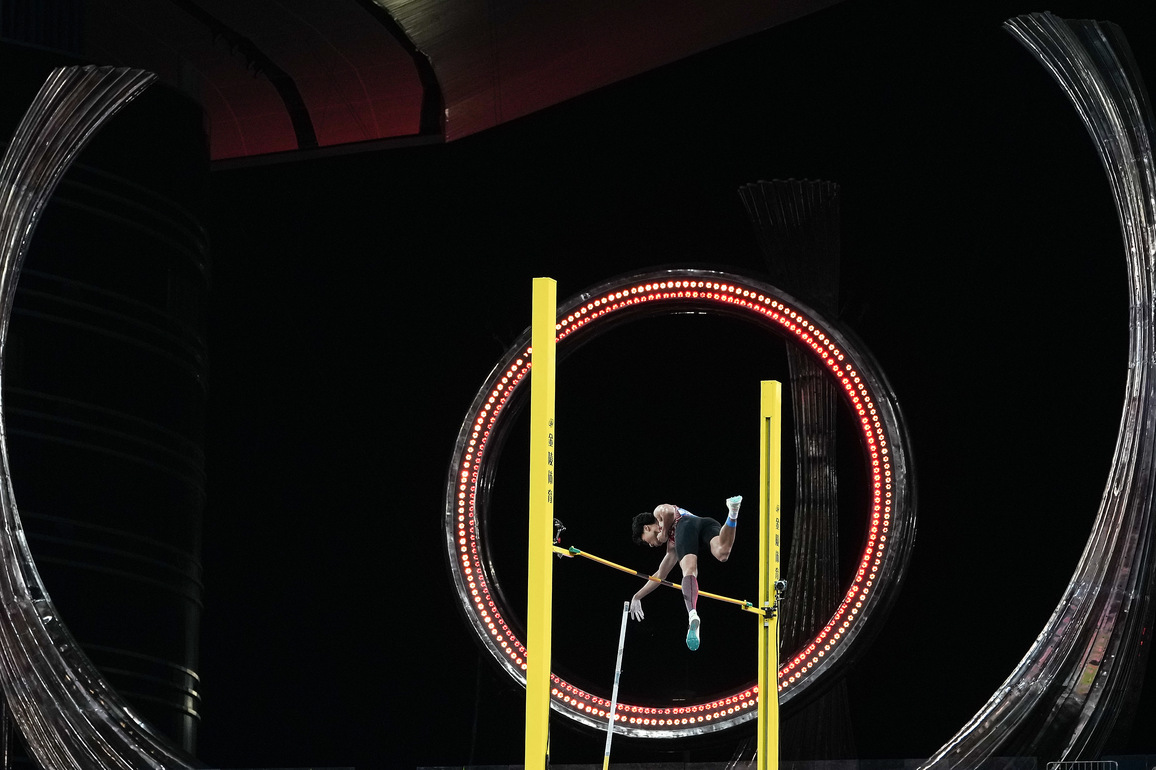 (SP)CHINA-15TH NATIONAL GAMES-ATHLETICS-MEN'S POLE VAULT-FINAL (CN)