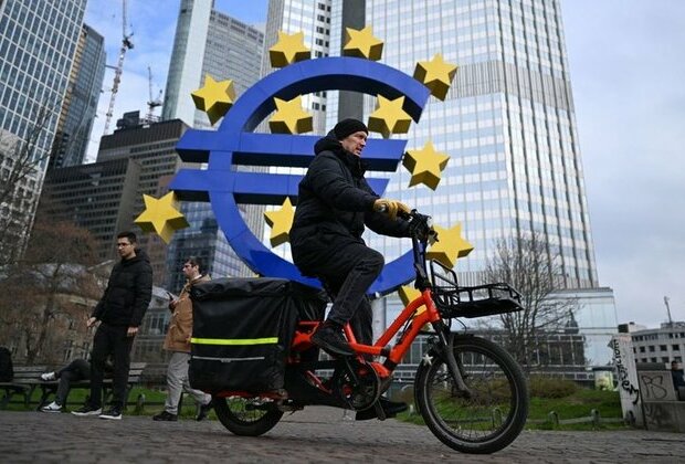 ECB rushing banks to quit Russia FT