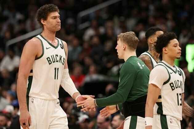 Brook Lopez helps short-handed Bucks get past Wizards