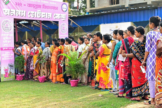 West Bengal sees 61.11% voter turnout till 1 pm in Phase 2 polls