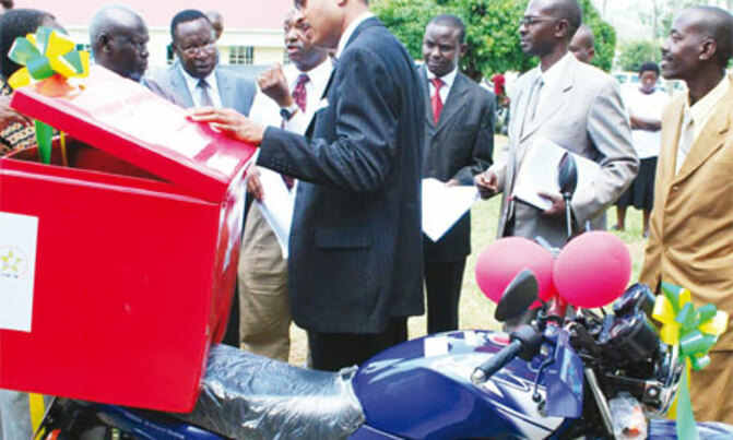 Ibanda district gets lab, sh200m HIV equipment Ibanda district gets lab, sh200m HIV equipment
