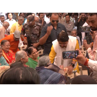 MP: Kailash Vijayvargiya celebrates Diwali with senior citizens, specially abled individual in Indore