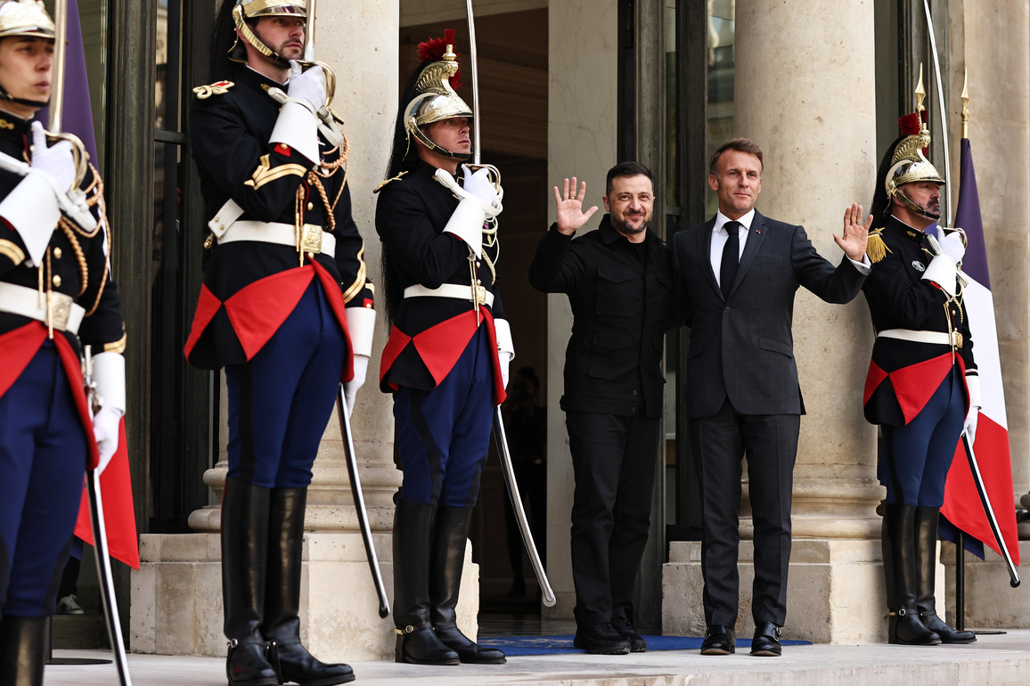 FRANCE-PARIS-MACRON-ZELENSKY