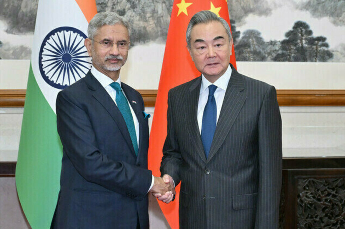 India seeks stable and cooperative ties with China  foreign minister