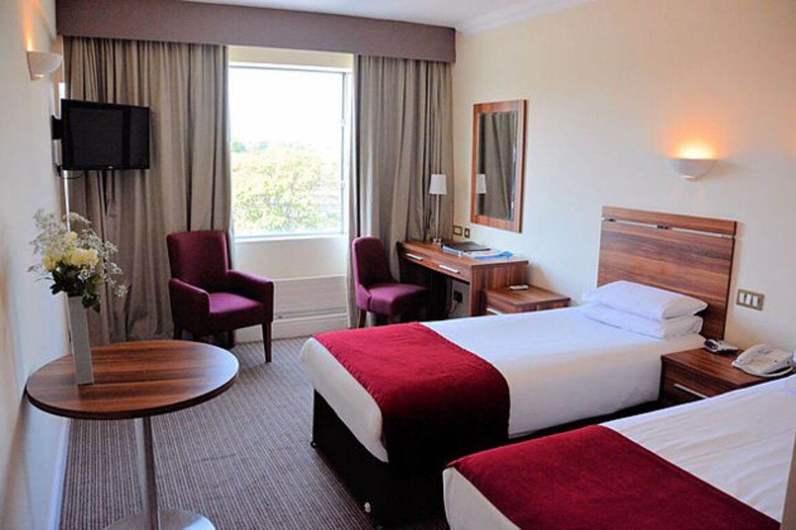 Ireland watchdog criticises Gardaí overspend on unused hotel rooms