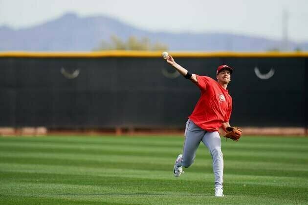 Top prospect Chase Burns makes debut as Reds face Yankees