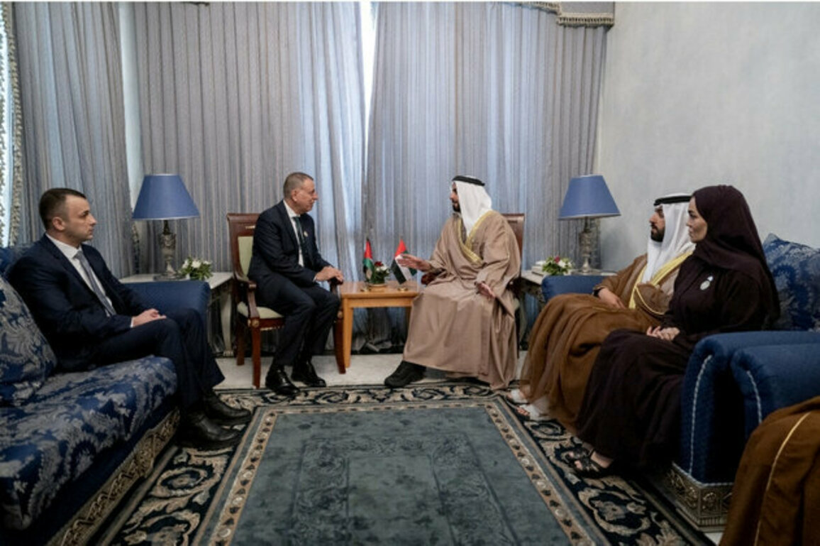 Saif bin Zayed meets Jordanian Interior Minister in Tunisia