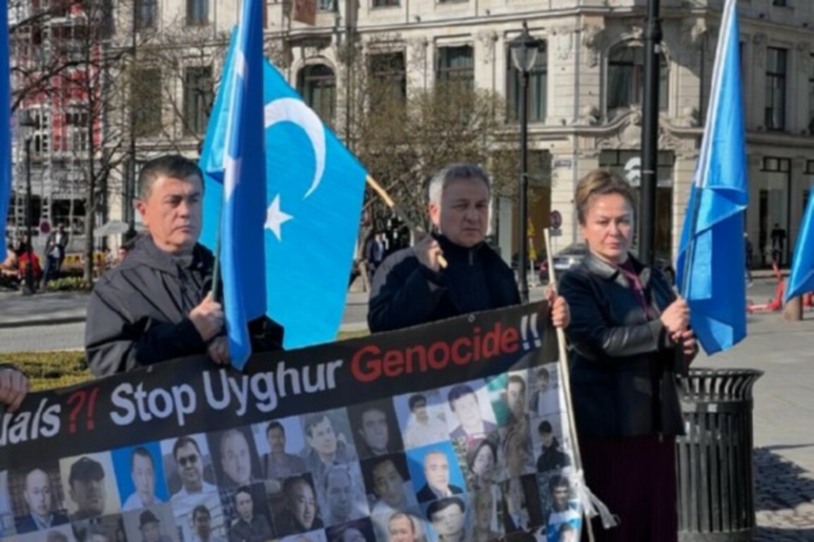Former World Uyghur Congress chief joins protest in Norway marking 35th anniversary of Baren massacre