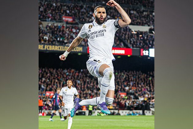 Real Madrid's Karim Benzema receives Marca Leyenda award