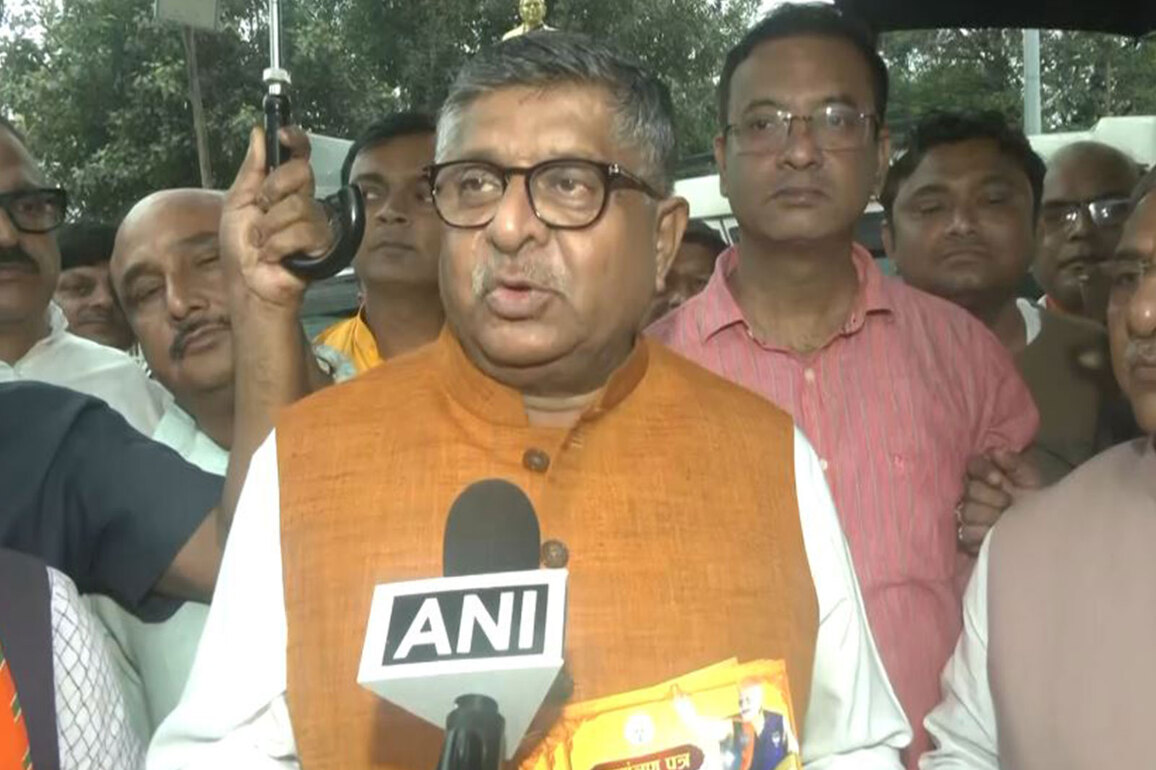 "Talking nonsense": Ravi Shankar Prasad slams Mallikarjun Kharge over call to ban RSS