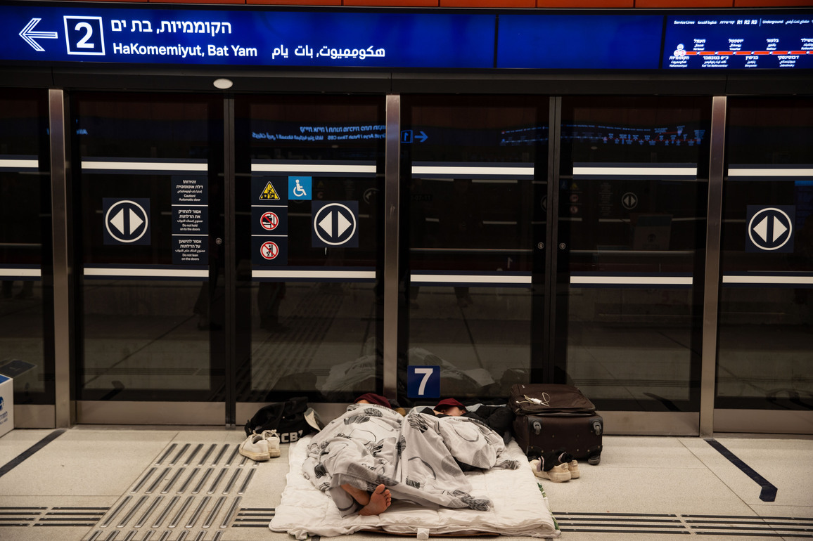 ISRAEL-TEL AVIV-UNDERGROUND SHELTER-LIFE