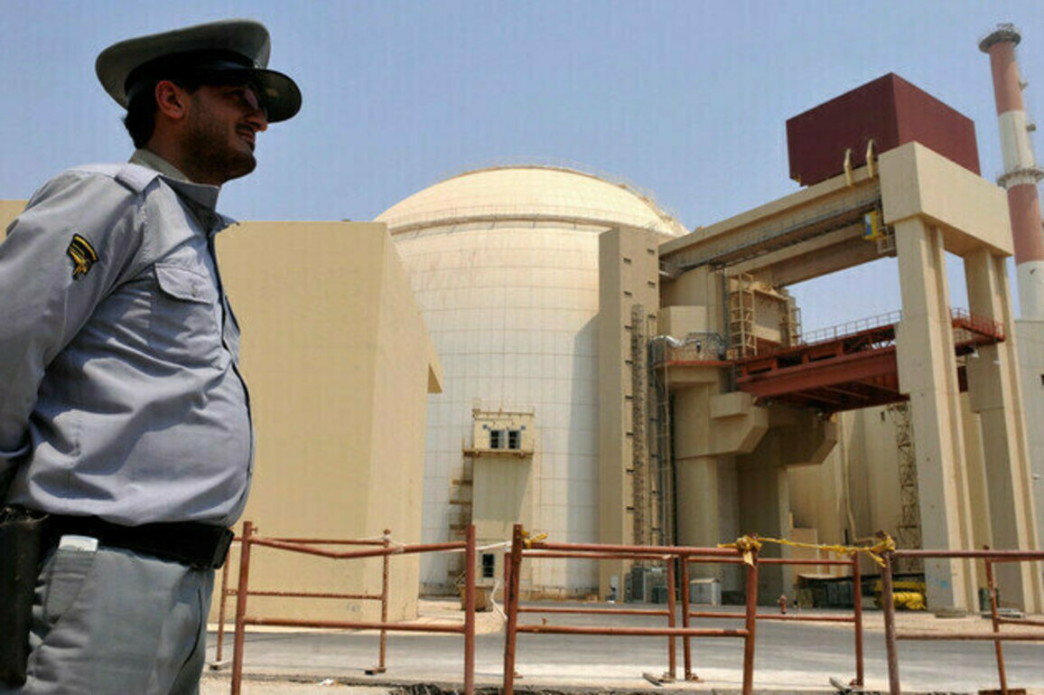 Iran and Russia sign $25bn nuclear plant deal