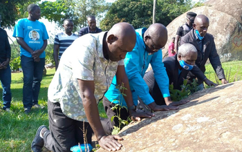 Amuriat akyaddeko ku kiggwa ky'Omujulizi  Adolf Tibeyarirwa e Kyenjojo